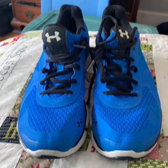 Under Armour Other - UNDER ARMOR SNEAKERS. gently used. 10.5